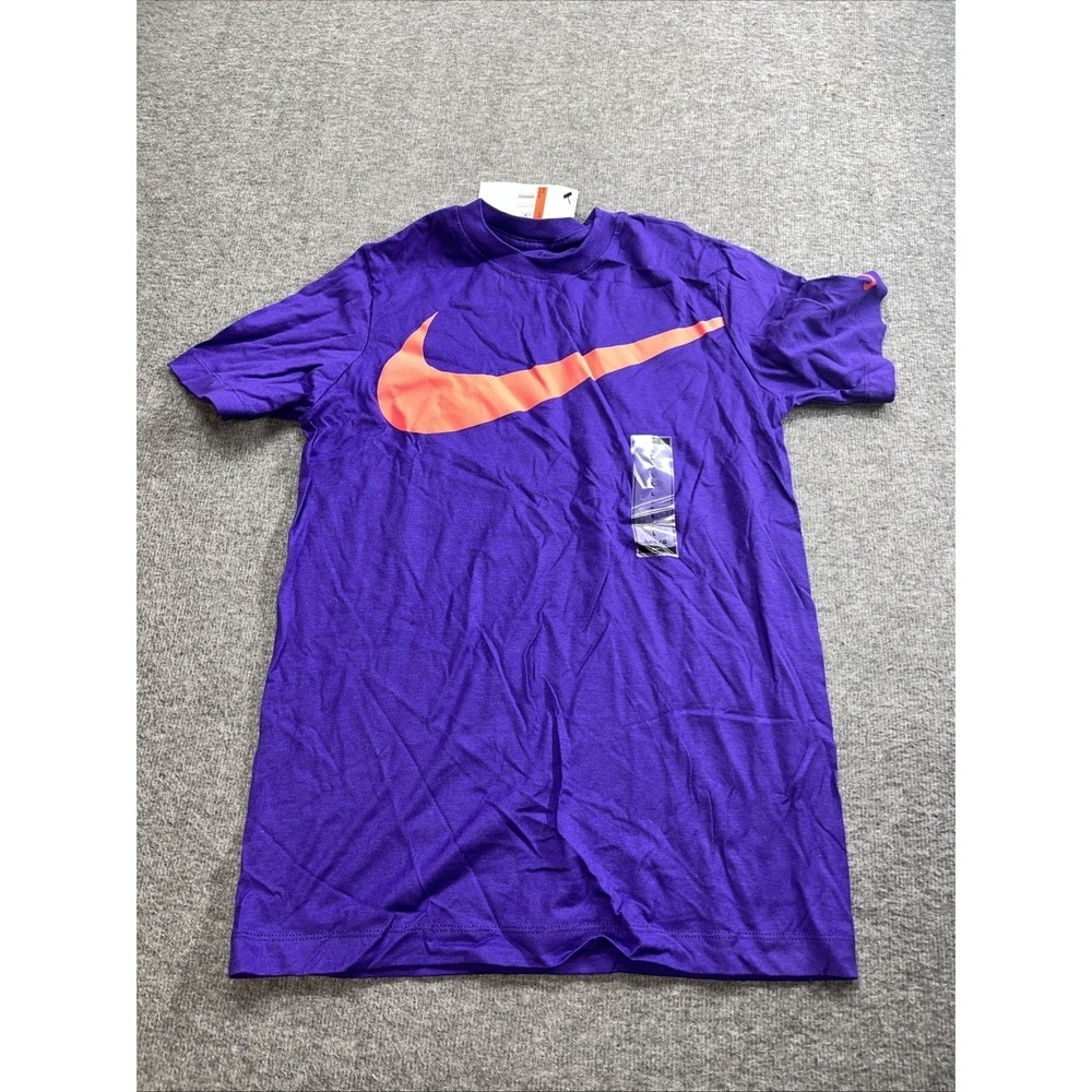 Nike boys short sleeve T-shirt Nike logo purple The Nike Tee Large 25985
